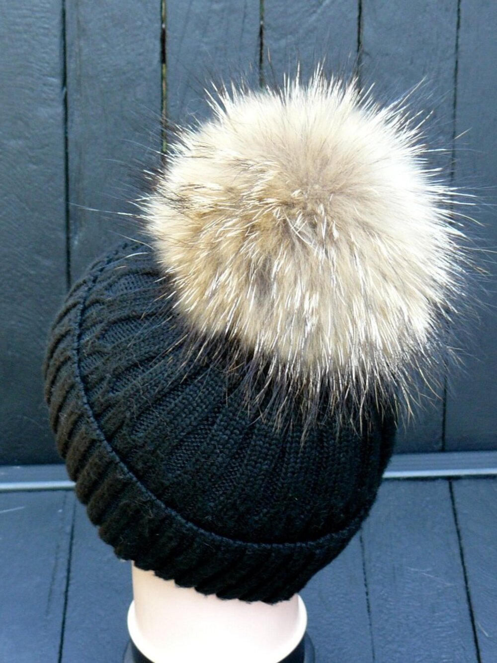 Large Natural Color Real Raccoon Fur Pompom with snap - Picture 4 of 6